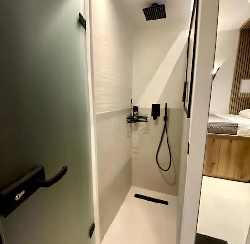 Tinyvibe - Downtown Seabreeze شقة Rhodes City